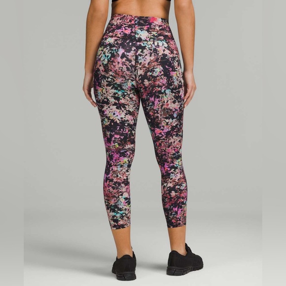 Lululemon Base Pace High-Rise Crop 23" Leggings Size 0 Stencil Blossom Red Multi - Picture 8 of 13